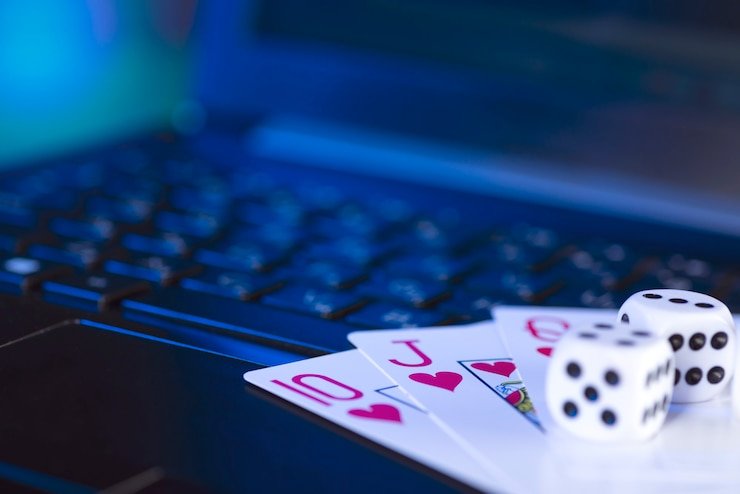Antarmuka platform padang toto menampilkan berbagai permainan kasino, sportsbook, dan slot